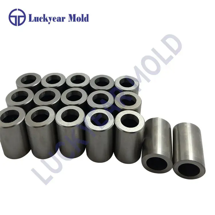 ¿Cuáles son los materiales comúnmente utilizados para estampar piezas?